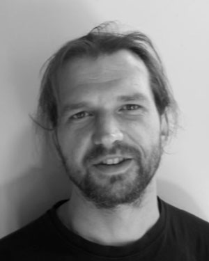 Christian Coustenoble, artisan ébéniste créateur de lampe à poser, pied de lampe et mobilier en bois